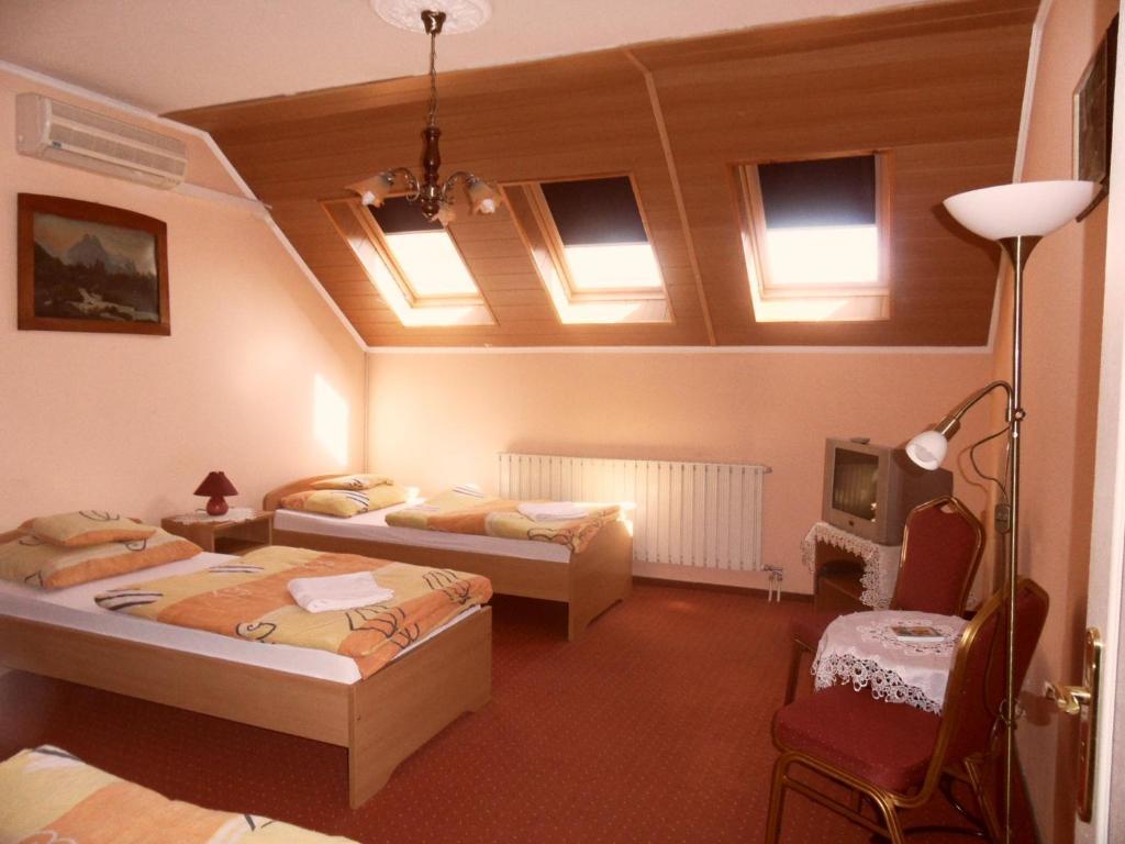 Bed and Breakfast Kálmán Panzió Szeged Habitación foto